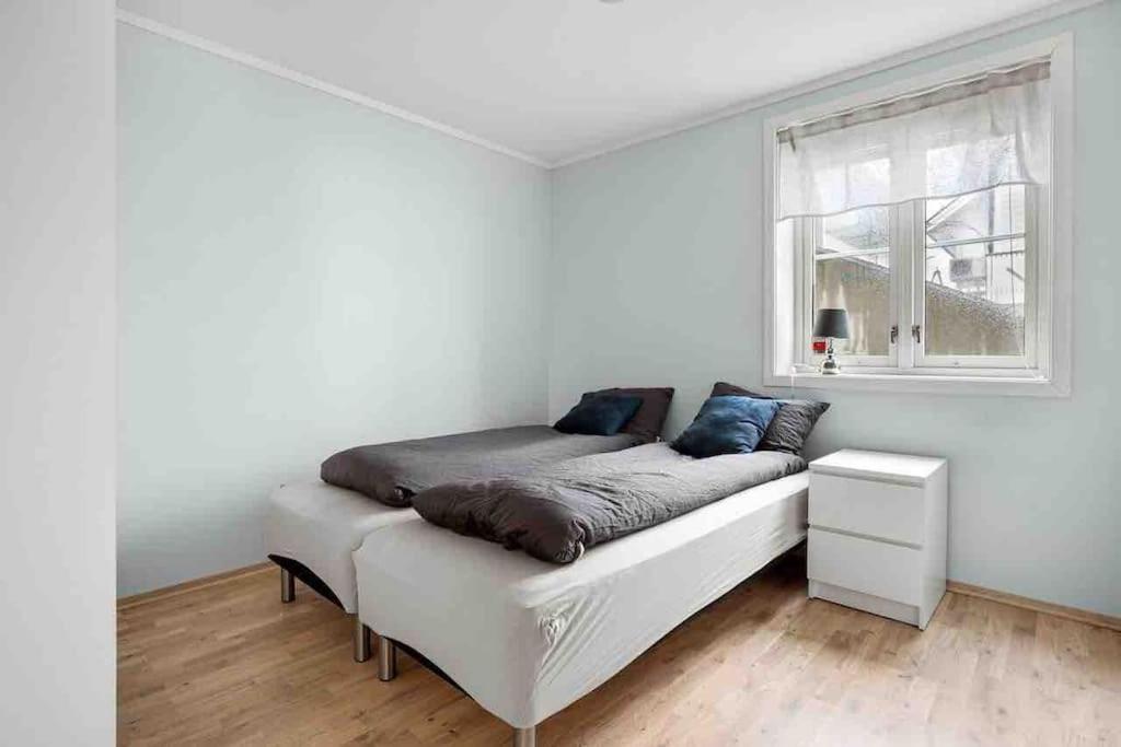 Apartment And Warm With Free Parking