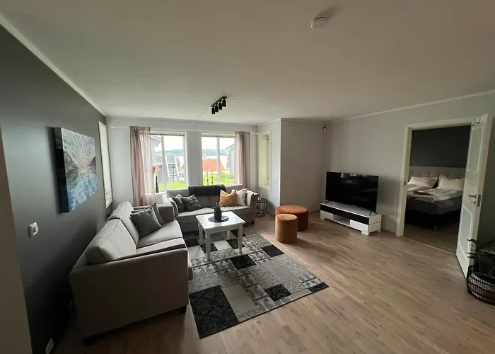 Nice And Warm Apartment With Free Parking